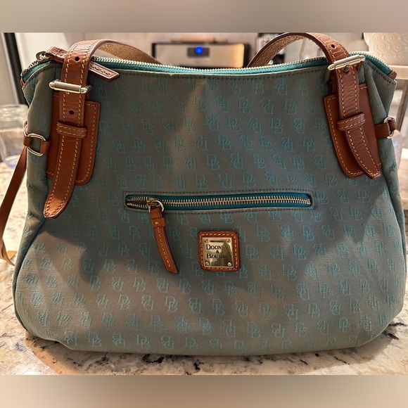 Dooney and Bourke purse - Picture 1 of 2